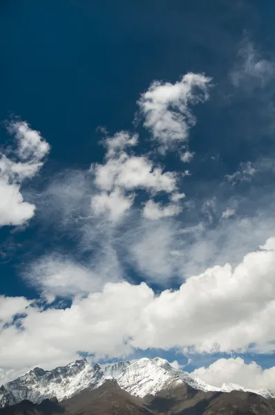 Himalayalar bir dağ manzarası