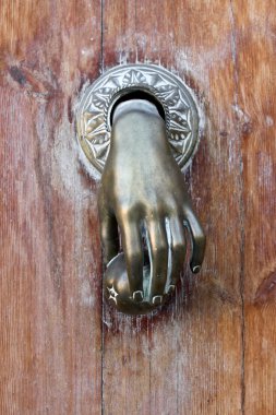 el şeklinde kapı tokmağı