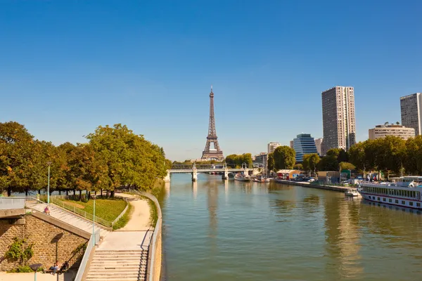 Seine en de Eiffeltoren — Stockfoto