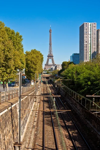 Unusual view of the Eiffel tower — Stock Photo, Image