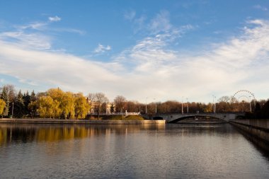 Minsk'te svisloch Nehri üzerinde köprü