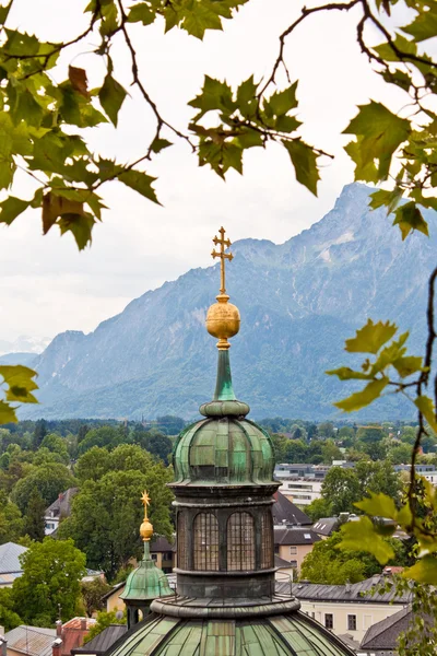 O topo da Igreja de St erhard em Salzb — Stockfoto