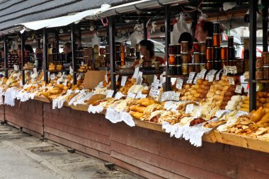 zakopane bir piyasada geleneksel Lehçe peynir oscypek