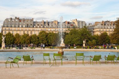 Tuileries bahçesinde paris