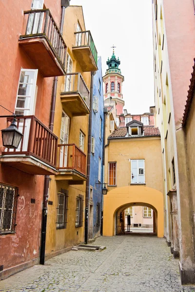 Smalle straat in Warschau — Stockfoto