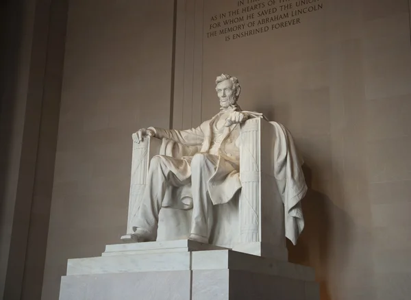 Estatua de Abraham Lincoln en el monumento en su honor — Foto de Stock