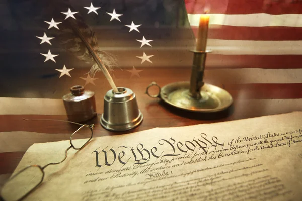 US Constitution with quill pen, glasses, candle, ink and flag — Stock Photo, Image