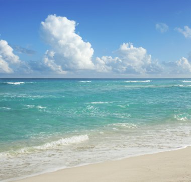 plaj ve bulutlar Cancun, Meksika