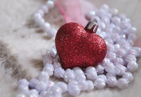 Coeur en verre et perles — Photo