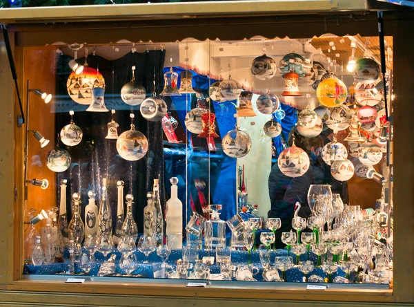 Show-window with New Year's spheres — Stock Photo, Image