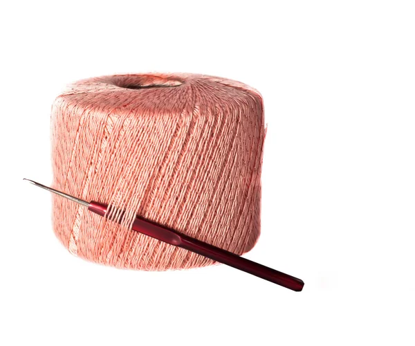 Knäuel aus rosa Wolle — Stockfoto