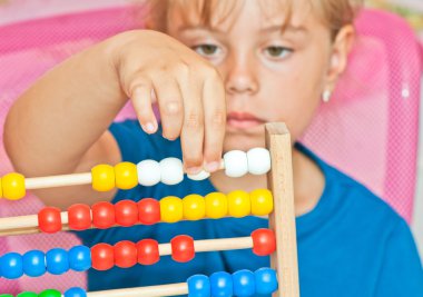 küçük kız abacus