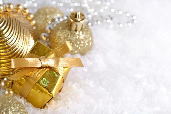 Złote ozdoby świąteczne — Zdjęcie stockowe