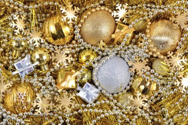 Altın ve gümüş Noel süsleri