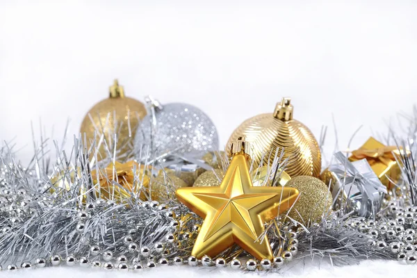 Gouden en zilveren kerstversiering — Stockfoto