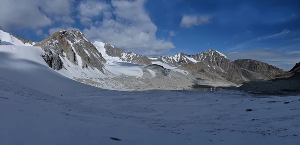 Góry Tien shan w Kazachstanie — Zdjęcie stockowe