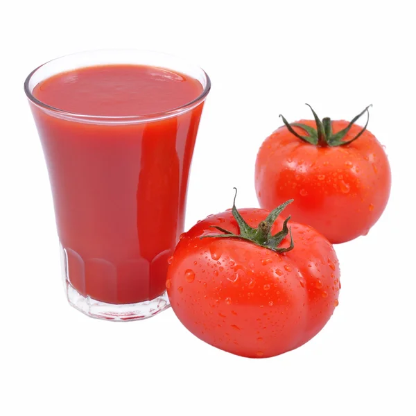 El jugo de tomate y los tomates en blanco —  Fotos de Stock