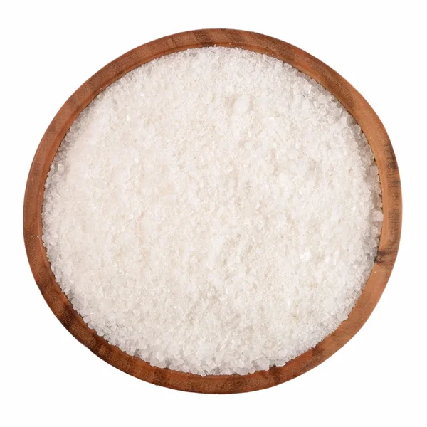 Salt i en trä skål på en vit — Stockfoto