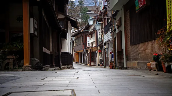 SHIBU ONSEN, JAPAN - MARCH 27: Historic ryokan and onsen hot spring resorts March 27, 2013 in Japan. The historic hot springs town dates back over 400 years. — Stock Photo, Image