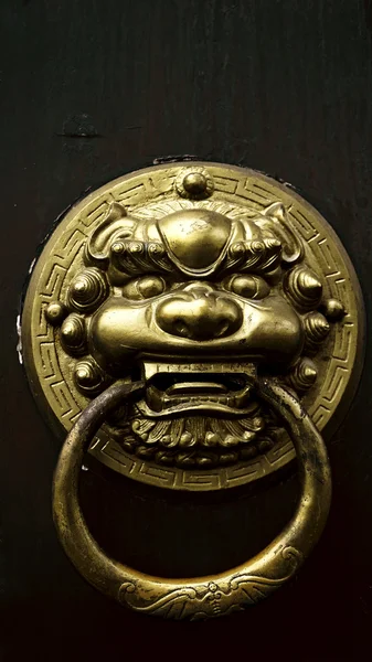 Pengetuk pintu oriental antik — Stok Foto