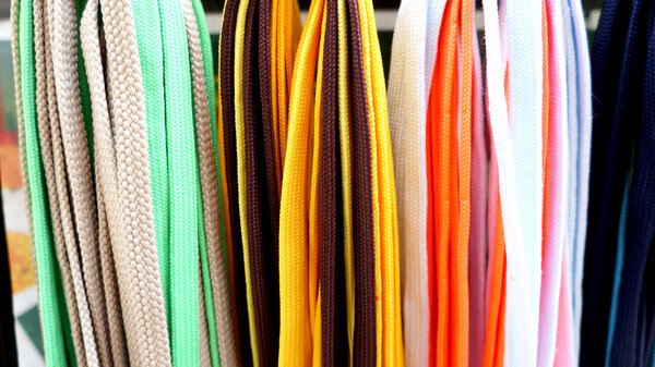 Many-coloured shoestrings
