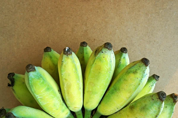 스택 녹색 바나나의 절반 — 스톡 사진