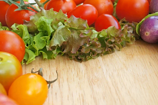 Mixed vegetable on wooden plate — Stock Photo, Image