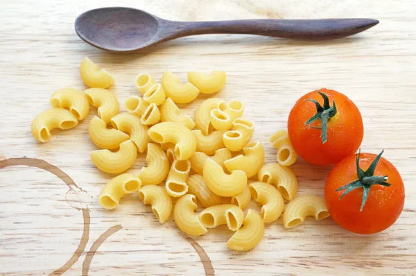 Macaroni ingrediënten concept (uitzicht vanaf top) — Stockfoto