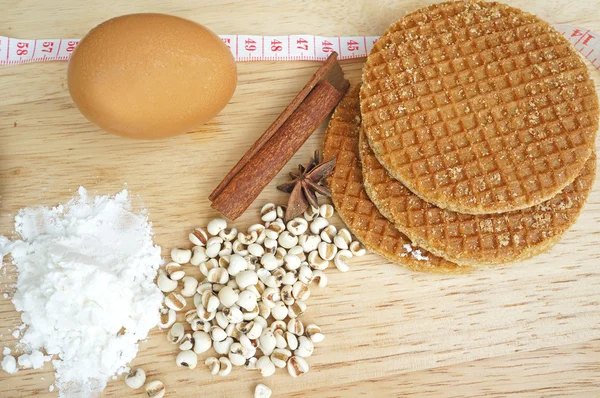 Fazendo waffle stroop — Fotografia de Stock