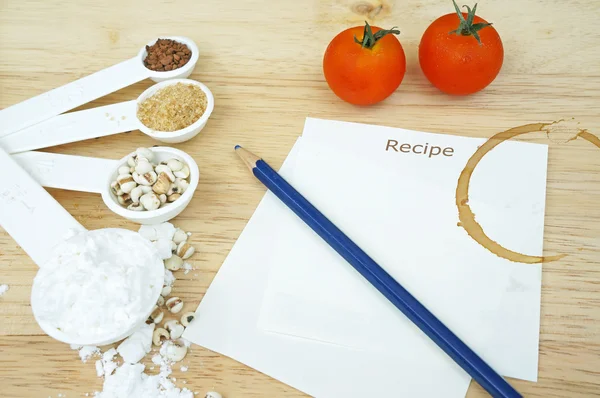 Receta de papel con ingredientes para hornear — Foto de Stock