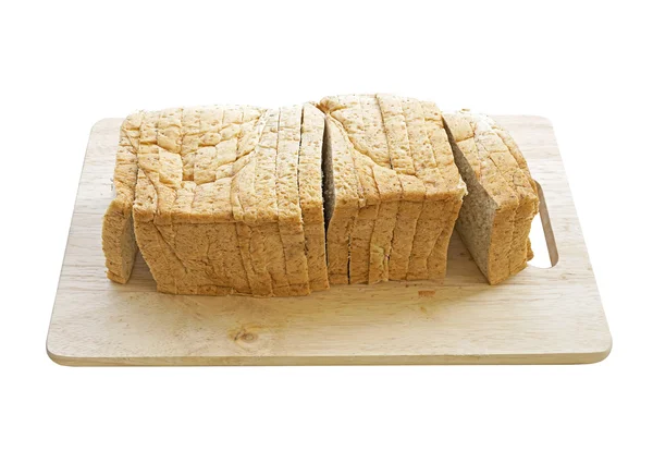 Pão fresco fatiado isolado em branco — Fotografia de Stock