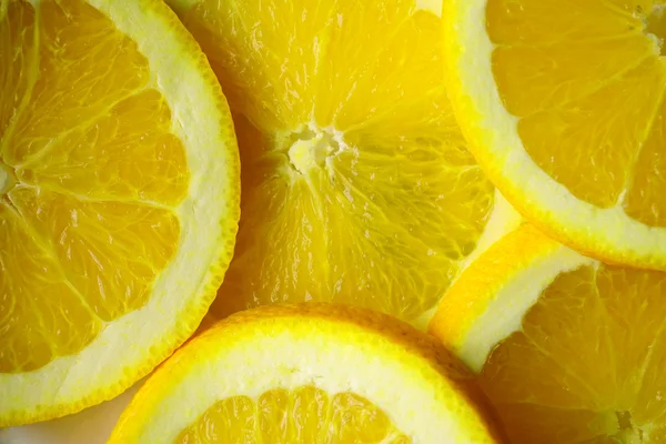 Нарезанный лимон покрупнее — стоковое фото
