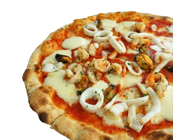 Pizza mit Garnelen isoliert — Stockfoto