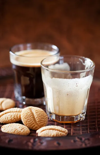 Caffè e biscotti — Foto Stock