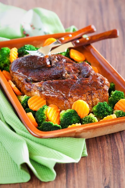 Honey glazed roast pork — Stock Photo, Image