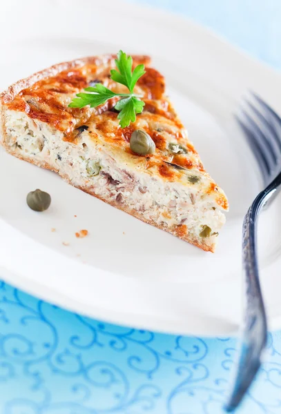 Quiche with tuna and capers. Selective focus — Stock Photo, Image