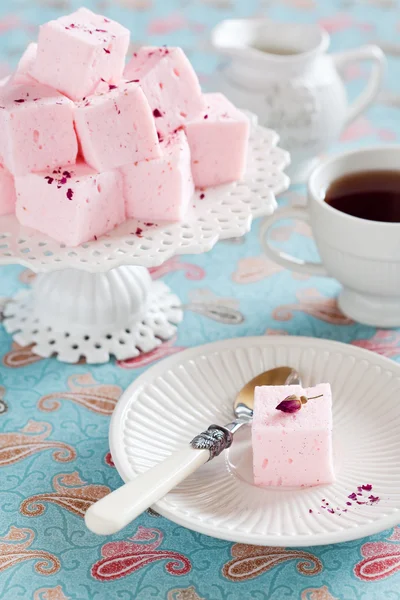 Hausgemachte Vanille und Rosenwasser-Marshmallows — Stockfoto