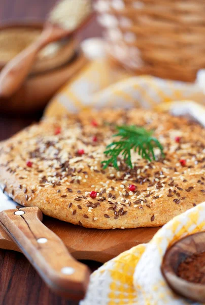 Oat bran and flax seed flatbread — Stock Photo, Image