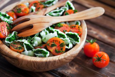 glutensiz makarna ile domates