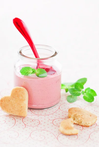 Strawberry yogurt — Stock Photo, Image