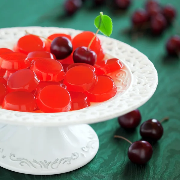 Самодельные конфеты из вишни — стоковое фото
