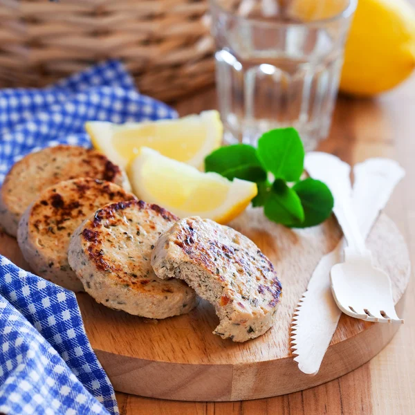 Chicken cutlets with lemon — Stock Photo, Image