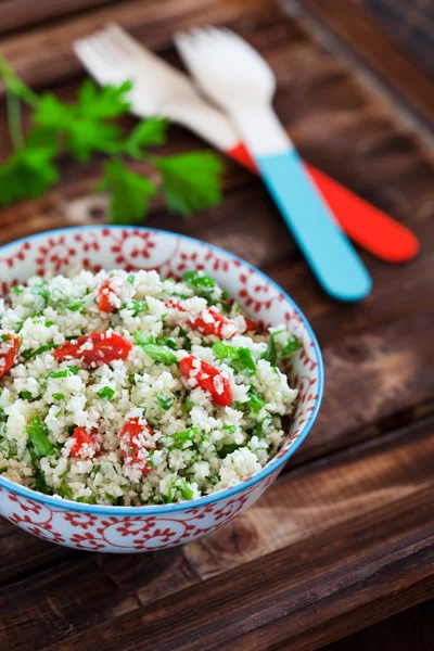 Cauliflower couscous with herbs and goji berries — Stock Photo, Image