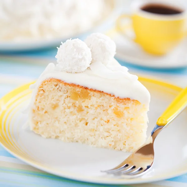 Cake with pineapple — Stock Photo, Image
