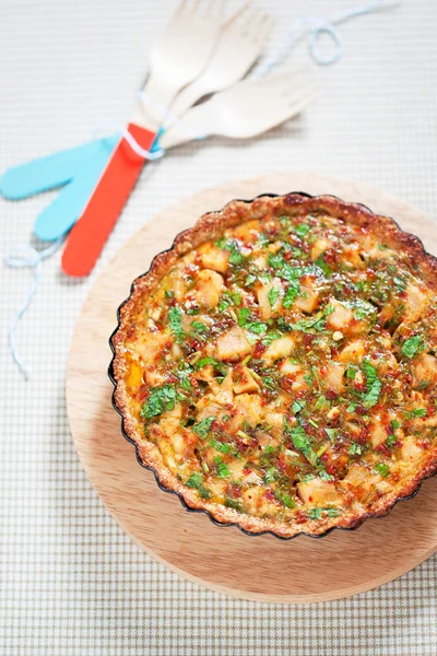 Quiche with chicken and vegetables — Stock Photo, Image