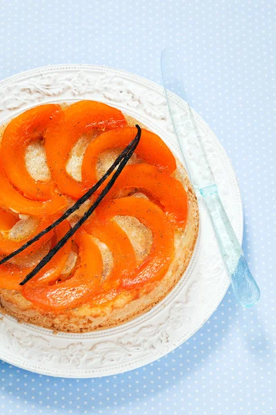 Kuchen auf den Kopf gestellt — Stockfoto