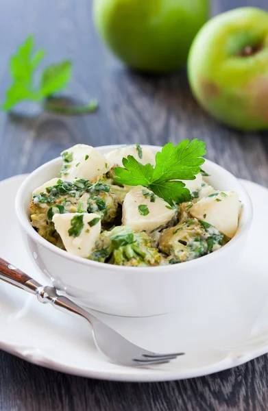 Apples and broccoli salad — Stock Photo, Image