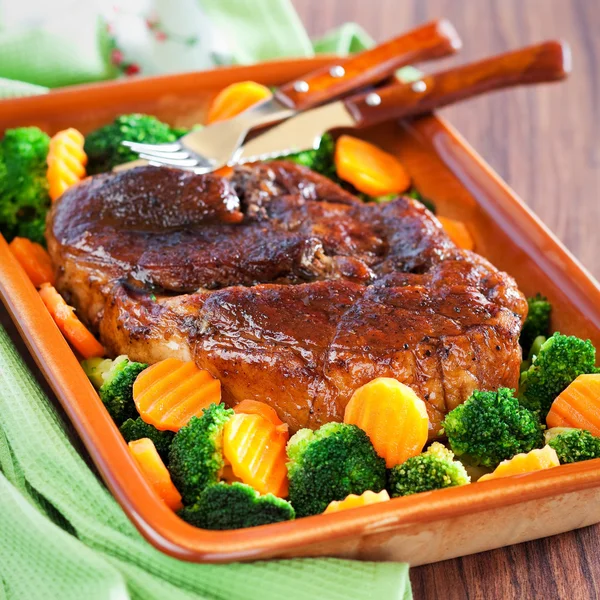 Honey glazed roast pork — Stock Photo, Image