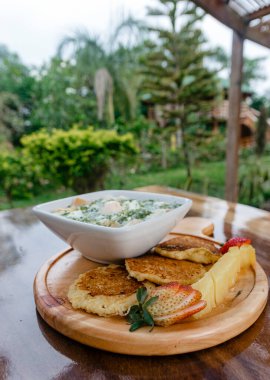 Güne mutlu ve enerjik başlamak için nefis bir kahvaltı.