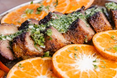 Lezzetli et hazırlandı ve yalnız ve yalnız yemeye hazır.